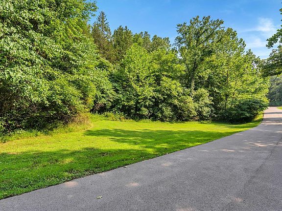 2nd image of 19264 Saint Albans Forest Ln