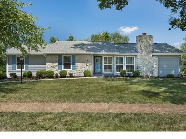 1416 Mont Dore Dr, Ballwin, MO 63021