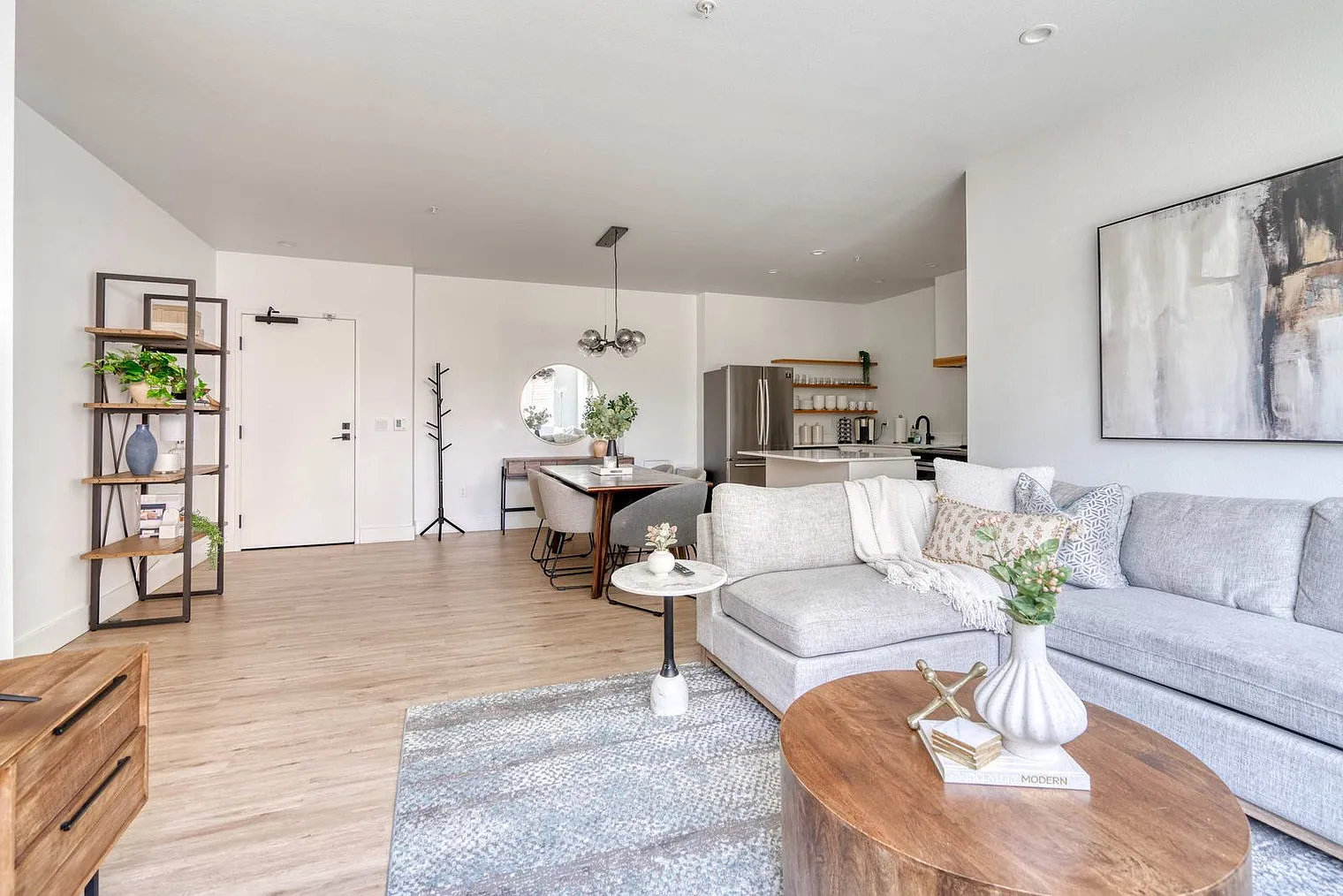 2 bed, 2.0 bath, 1313 sqft, $6,669 — Photo 3