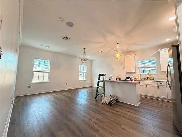 2615 Banks St — Photo 5