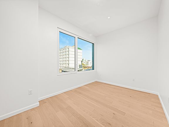 4th image of 41-15 24th St #638