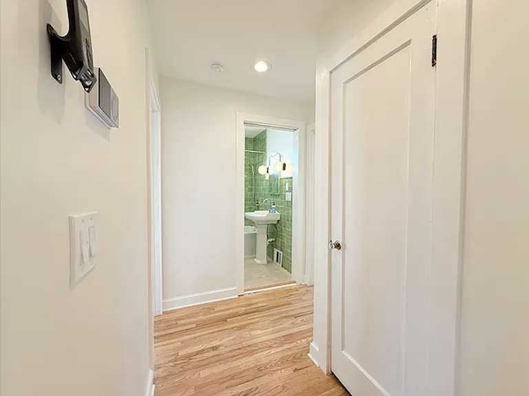 262 E Browning Ave — Photo 8
