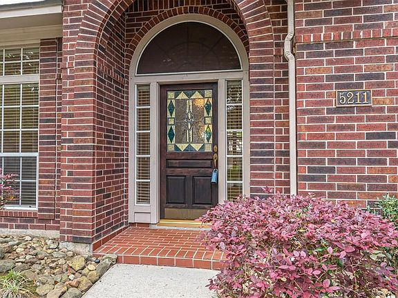 3rd image of 5211 High Glen Ct
