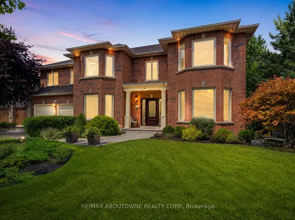 1471 The Links Dr, Oakville, ON L6M 2P2