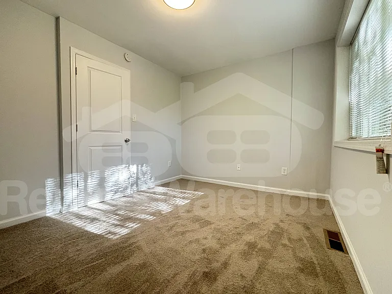 1216 Westview Ter — Photo 18