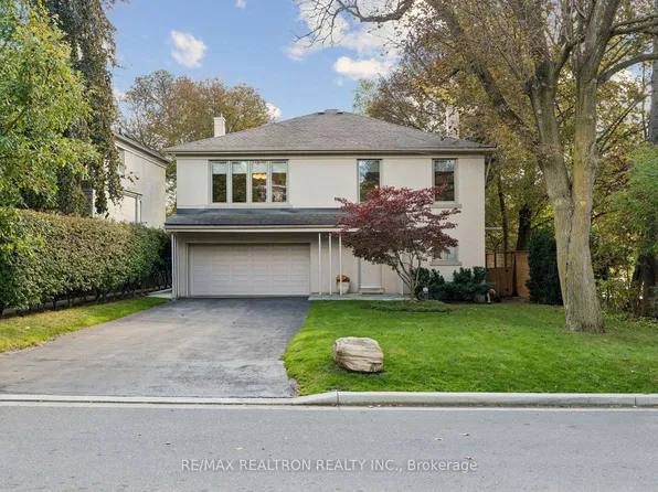 21 Ridgewood Rd, Toronto, ON M5P 1T4