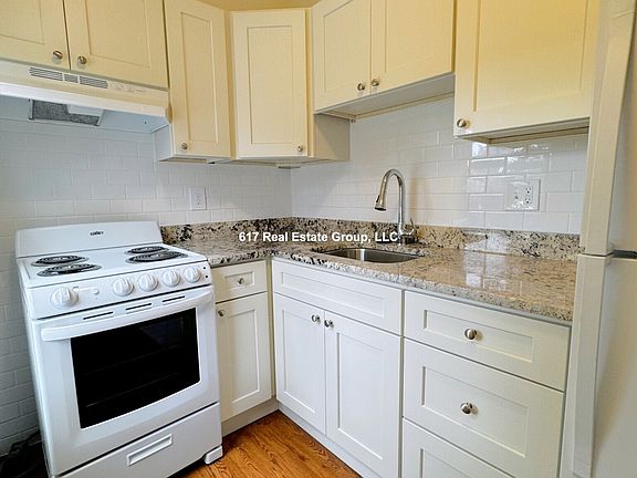 5th image of 70 S Huntington Ave #3A