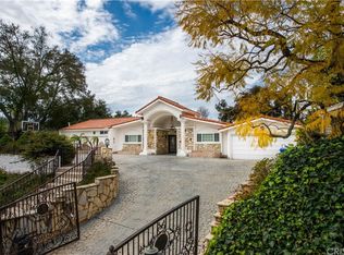 16379 Meadowridge Rd, Encino, CA 91436