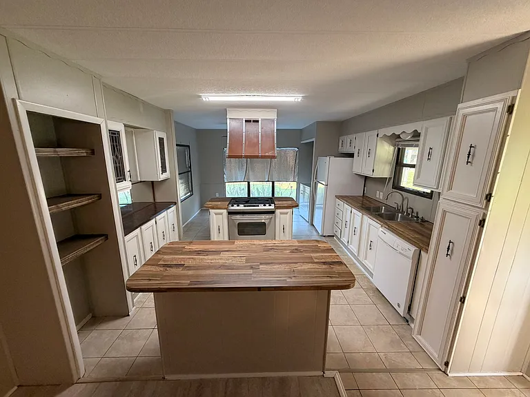 412 Saint Charles Bypass Rd — Photo 11