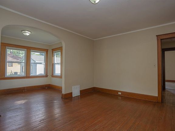 2nd image of 125 Grand Blvd