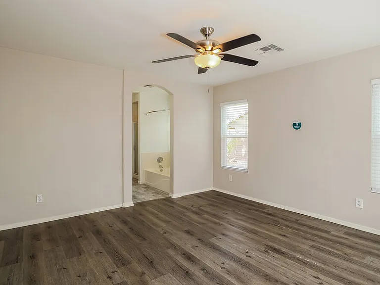 2214 E Aire Libre Ave — Photo 8