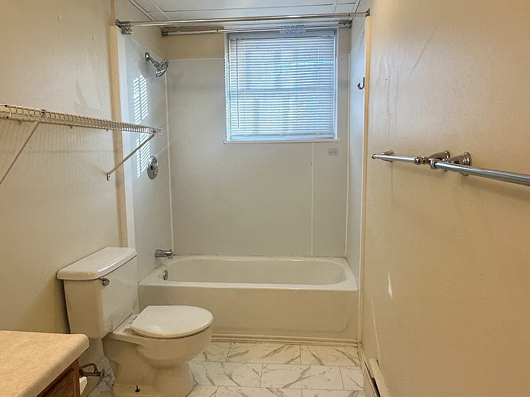 324 Main St #14 — Photo 18