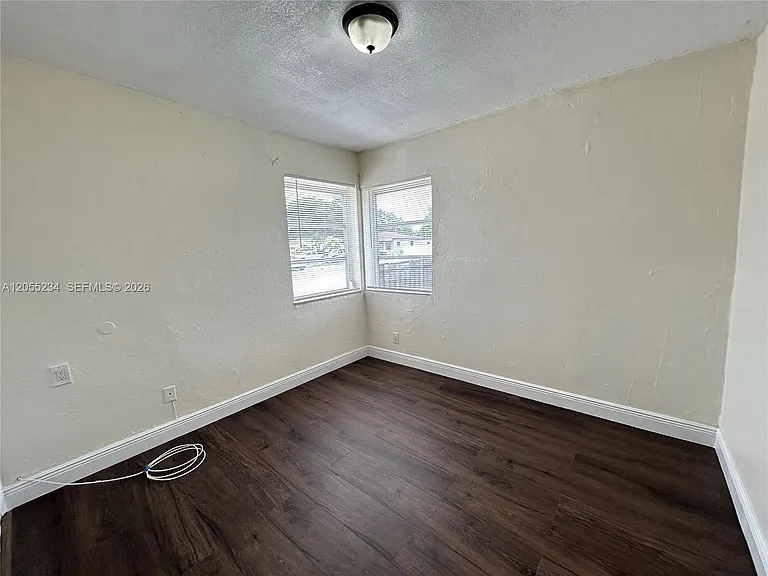 791 E 23rd St — Photo 32