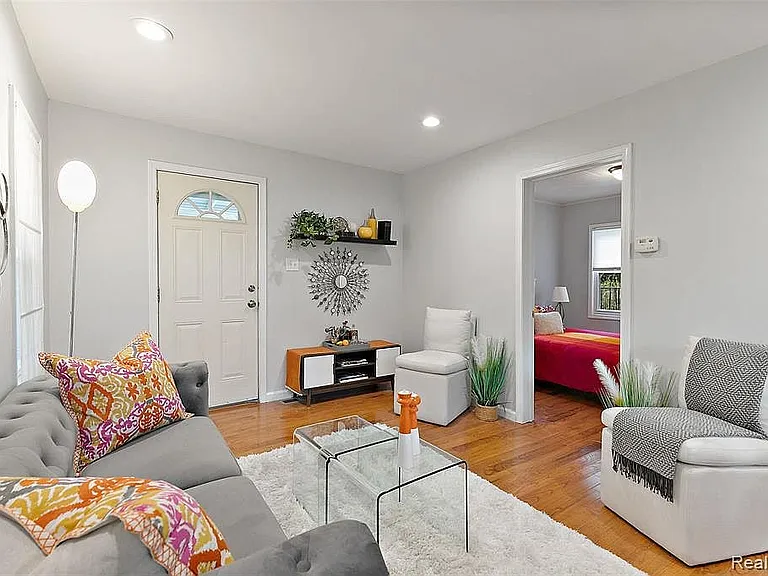 1783 E Marshall St — Photo 17