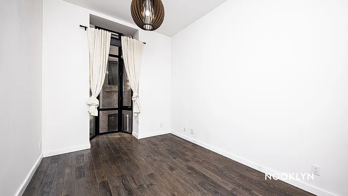 Rented by Nooklyn NYC LLC | media 22