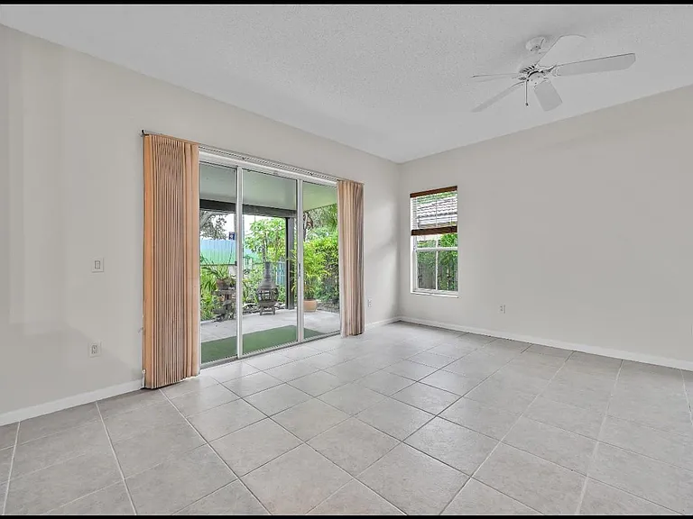 13761 N Garden Cove Cir — Photo 16