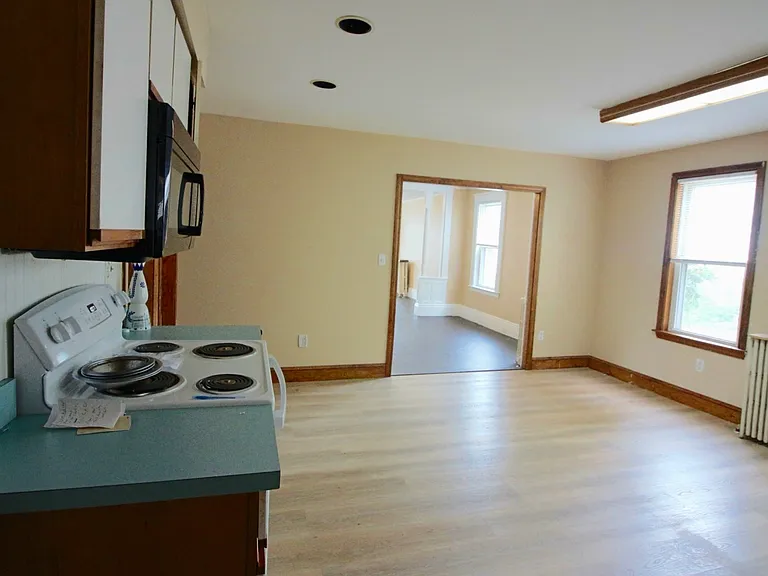 21 Hazel St #1 — Photo 5