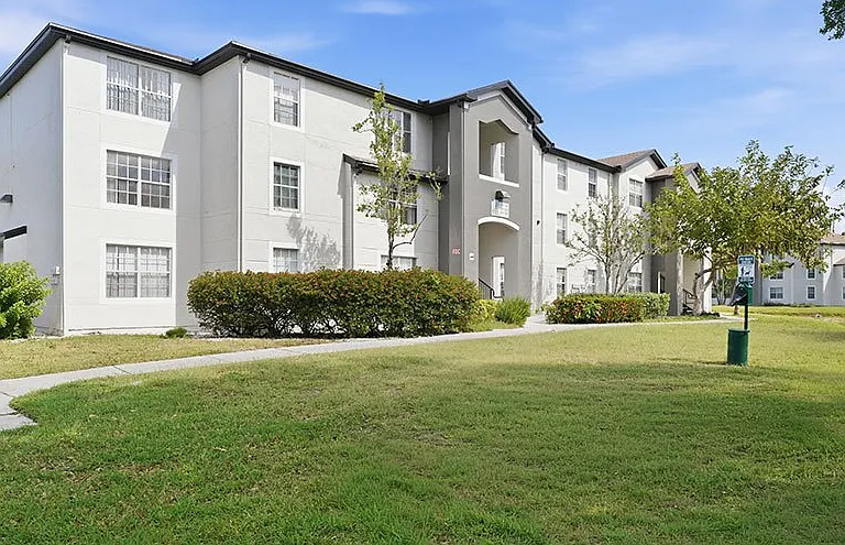 Lakes at North Port Apartments — Photo 36