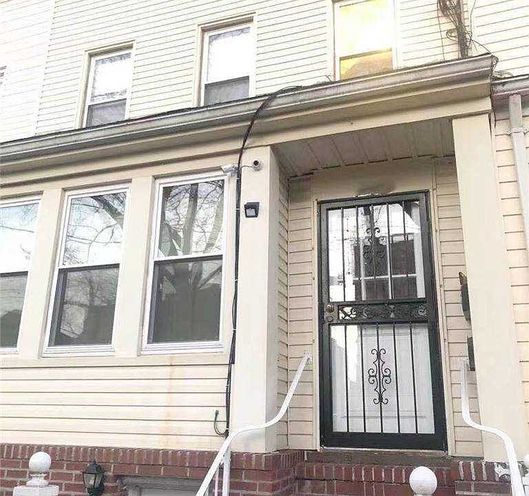 1st image of 8627 123rd St