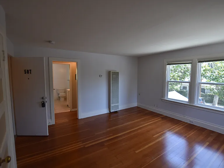 509 Everett Ave — Photo 8
