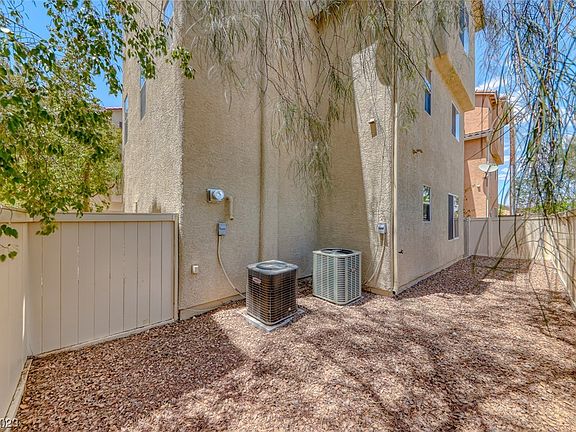 2nd image of 4794 Pencarrow Ct