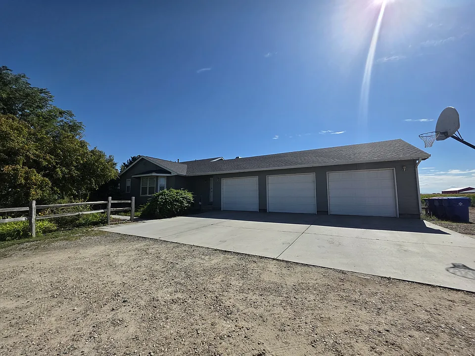 2715 E Deer Flat Rd