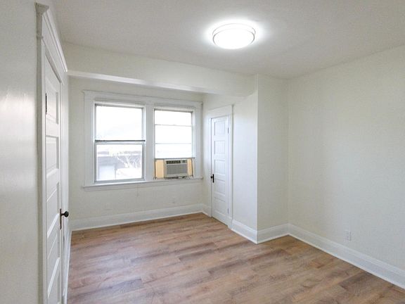 2nd image of 1323 Cypress St #2R