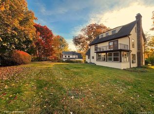 17 Old Orchard Rd, New Rochelle, NY 10804