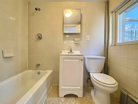 Rented by Capri Jet Realty Corp | media 9