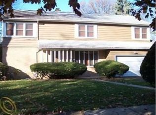 25513 Parkwood Dr, Huntington Woods, MI 48070