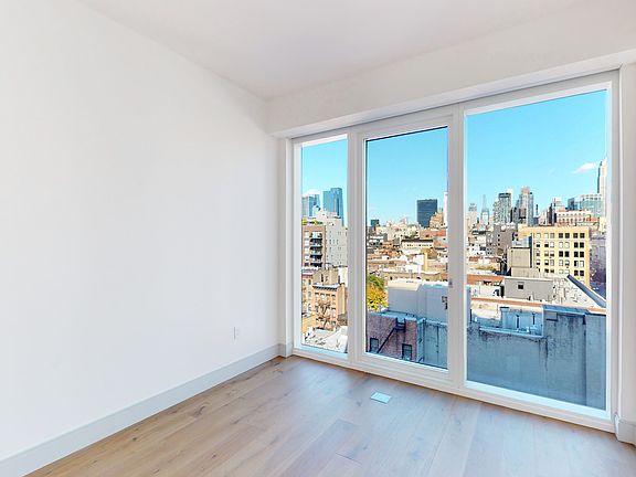 4th image of 101 W 14th St #10E
