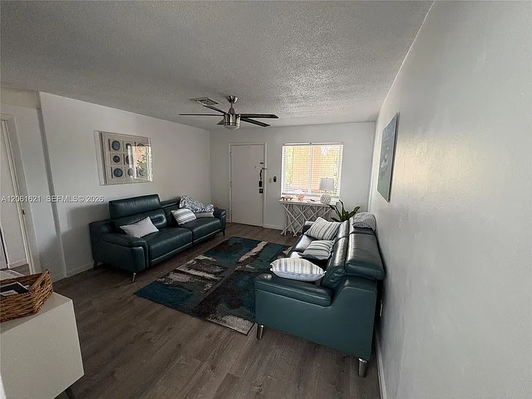 191 NW 17th Ave #3 — Photo 9