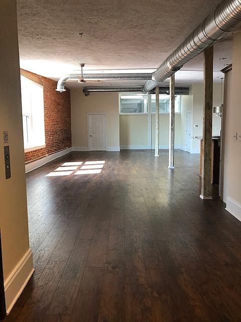 1st image of 144 W Liberty St Floor 3