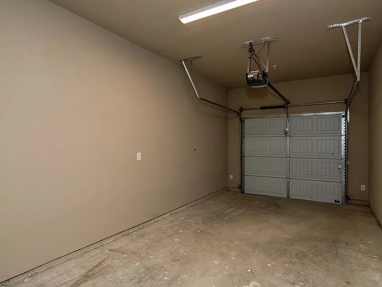 635 Wheatfield Dr — Photo 15