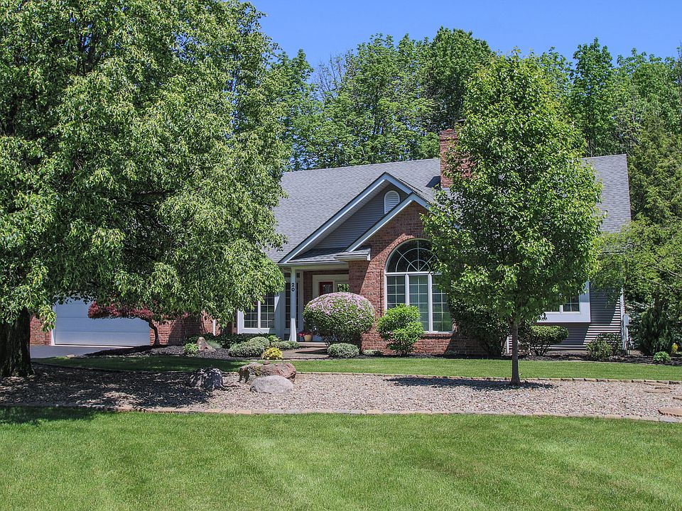 1st image of 20 Woodfield Dr