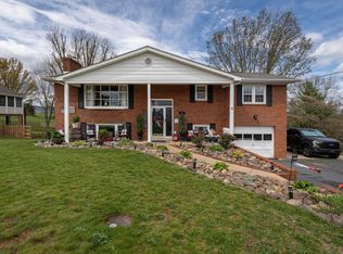 24 Woodland Park Dr, Luray, VA 22835
