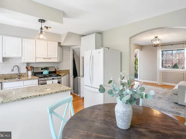 1120 Portner Rd, Alexandria, VA 22314