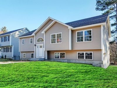 4 Balmoral St, Worcester, MA, 01602