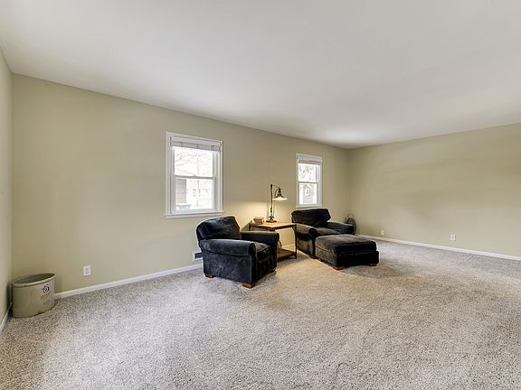 4th image of 148 105th Ave NE