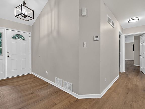 3rd image of 938 Treeline Ct
