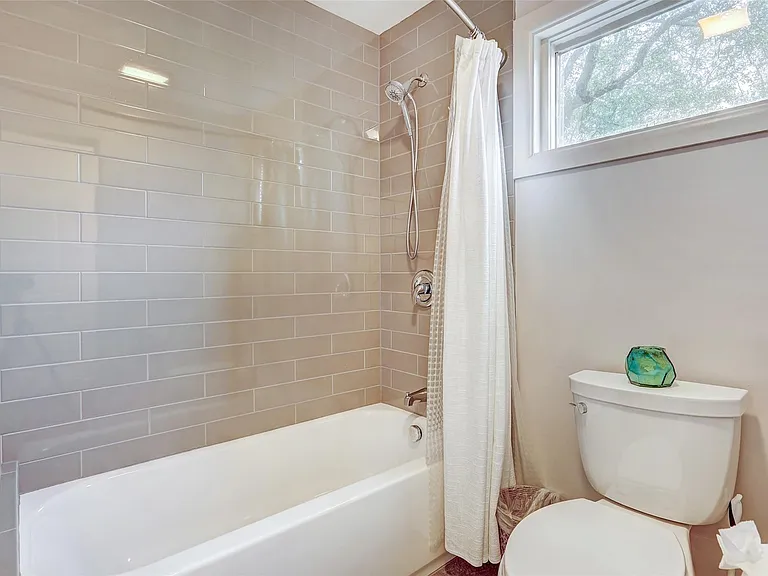 101 W Eagle Dr #101 — Photo 29