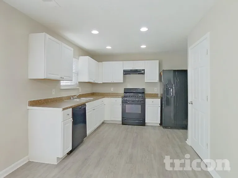 1030 Riverclift Dr — Photo 6