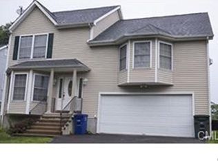 363 Lynne Pl, Bridgeport, CT 06610