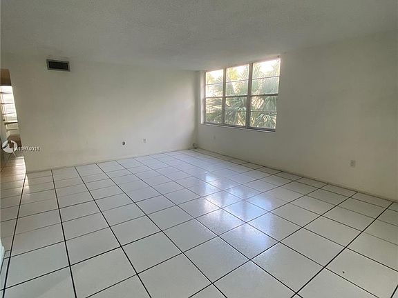 5th image of 250 Galen Dr APT 36