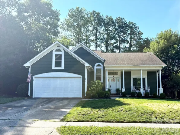 12210 Landing Green Dr, Charlotte, NC 28277