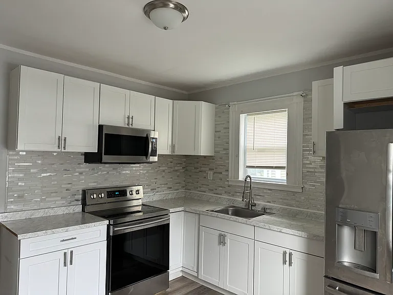 37 Reynolds Ave #37 — Photo 1