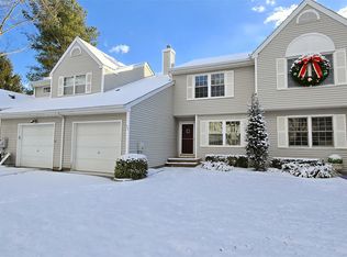 95 Mystic Cir, Bay Shore, NY 11706