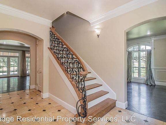 2nd image of 376 Cattlebaron Parc Dr