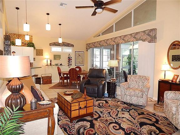 5th image of 26342 Stillwater Cir