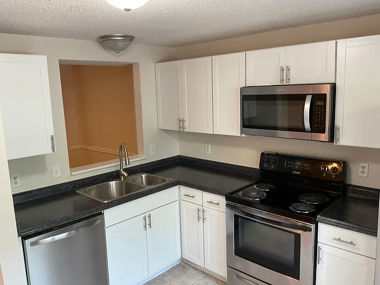 101 Luxon Pl — Photo 10